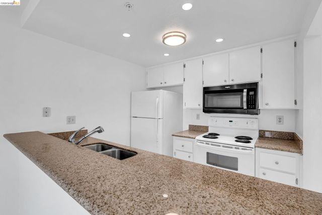 417 Evelyn Ave 205, Albany, CA 94706
