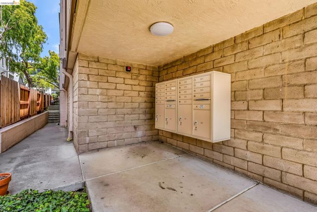 417 Evelyn Ave 205, Albany, CA 94706