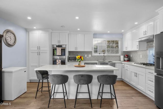 23820 Hartland Street, Los Angeles, CA 91307
