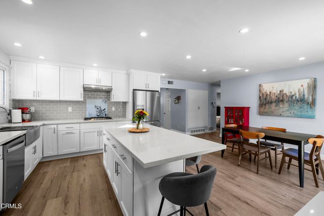 23820 Hartland Street, Los Angeles, CA 91307