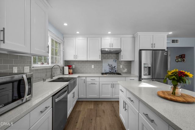23820 Hartland Street, Los Angeles, CA 91307