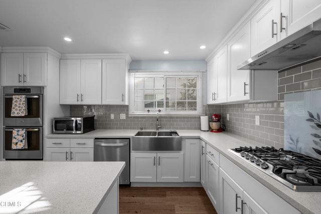23820 Hartland Street, Los Angeles, CA 91307