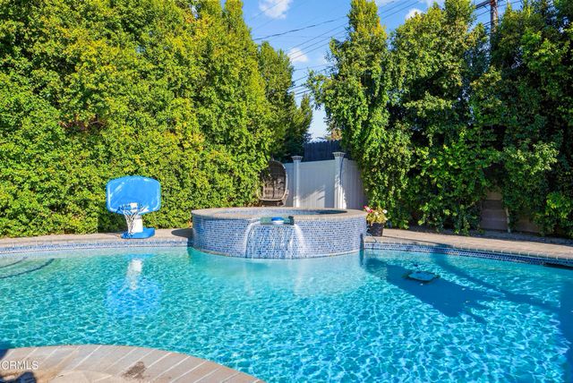 23820 Hartland Street, Los Angeles, CA 91307