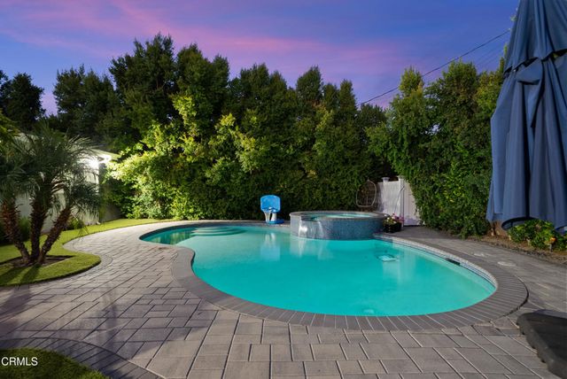 23820 Hartland Street, Los Angeles, CA 91307