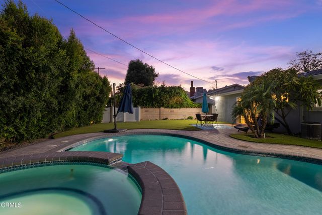 23820 Hartland Street, Los Angeles, CA 91307