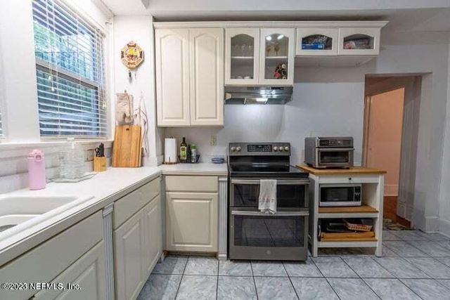 440 E 6TH Street, Jacksonville, FL 32206