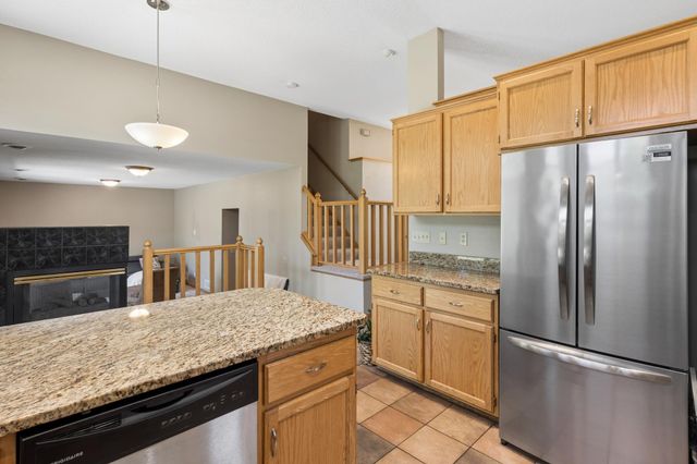 8901 Dunbar Knoll N, Brooklyn Park, MN 55443
