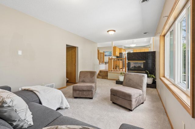 8901 Dunbar Knoll N, Brooklyn Park, MN 55443