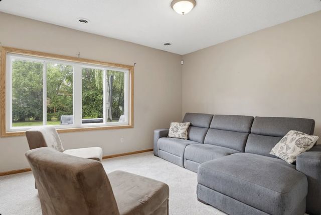 8901 Dunbar Knoll N, Brooklyn Park, MN 55443
