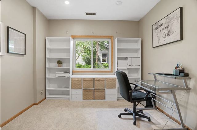 8901 Dunbar Knoll N, Brooklyn Park, MN 55443