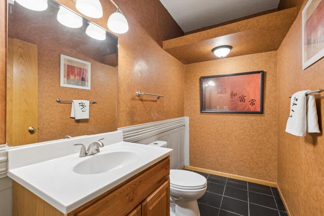 8901 Dunbar Knoll N, Brooklyn Park, MN 55443