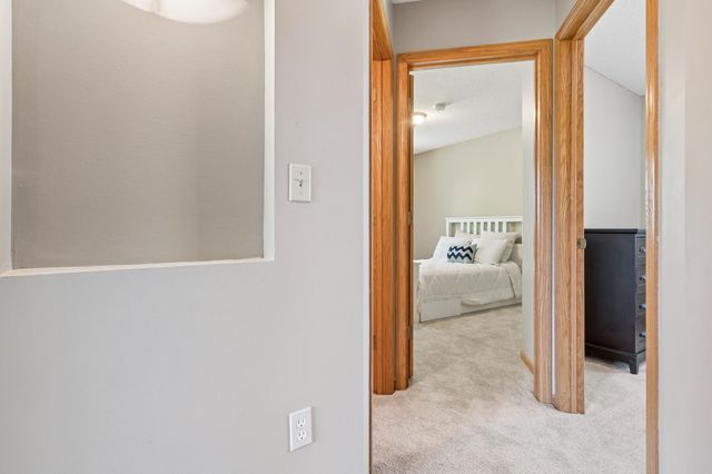 8901 Dunbar Knoll N, Brooklyn Park, MN 55443