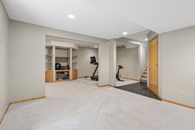 8901 Dunbar Knoll N, Brooklyn Park, MN 55443
