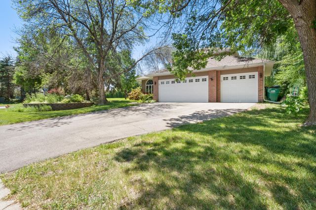 8901 Dunbar Knoll N, Brooklyn Park, MN 55443