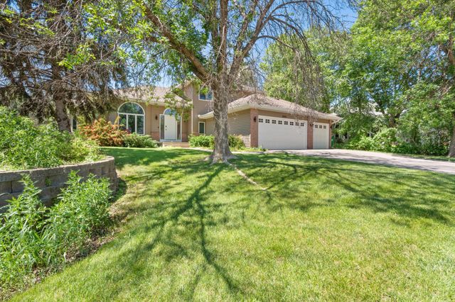 8901 Dunbar Knoll N, Brooklyn Park, MN 55443