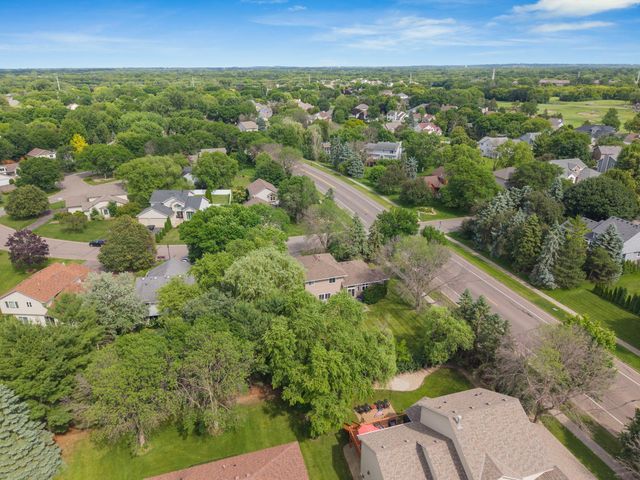 8901 Dunbar Knoll N, Brooklyn Park, MN 55443