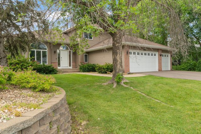 8901 Dunbar Knoll N, Brooklyn Park, MN 55443