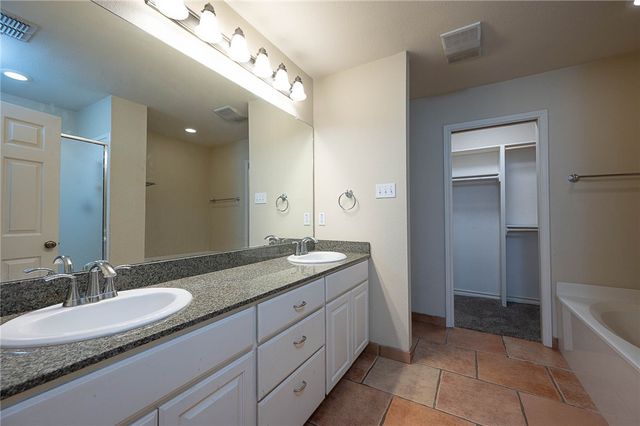 4245 Santa Fe St, Corpus Christi, TX 78411