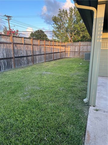 4245 Santa Fe St, Corpus Christi, TX 78411