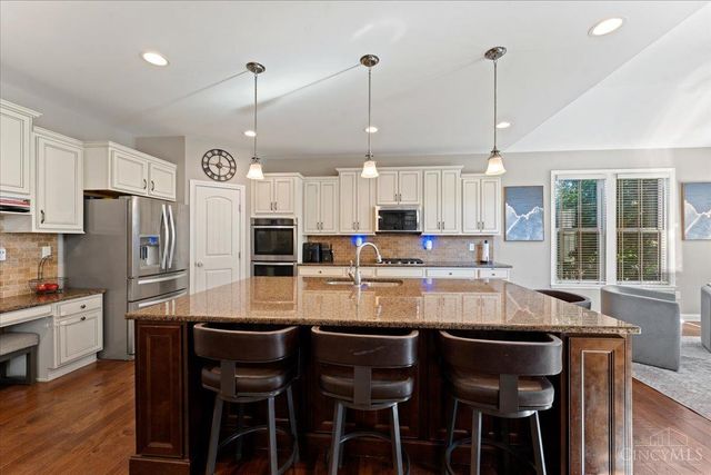 1262 Bluegrass Boulevard, Batavia Twp, OH 45103