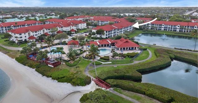 108 Half Moon Circle, Hypoluxo, FL 33462