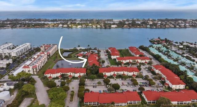 108 Half Moon Circle, Hypoluxo, FL 33462