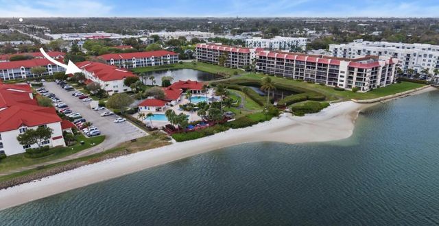 108 Half Moon Circle, Hypoluxo, FL 33462