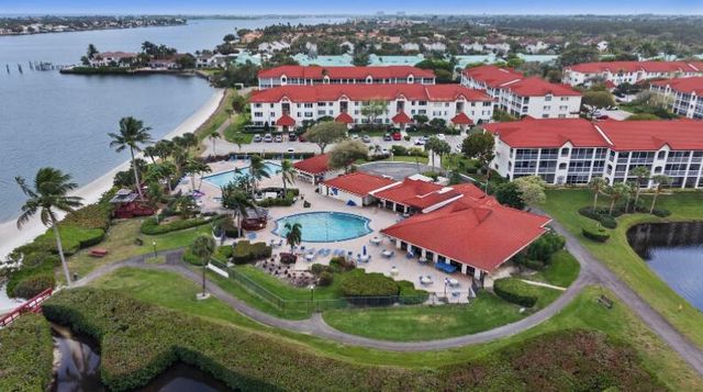 108 Half Moon Circle, Hypoluxo, FL 33462