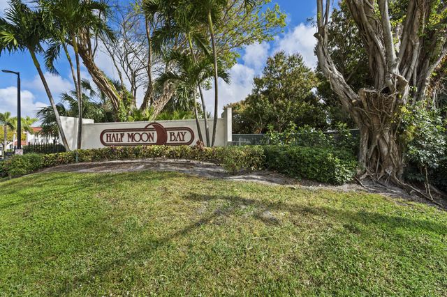 108 Half Moon Circle, Hypoluxo, FL 33462