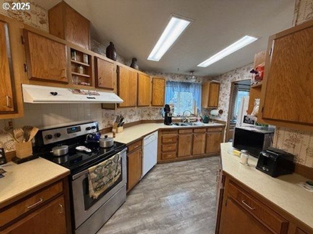 1199 N TERRY St 139, Eugene, OR 97402