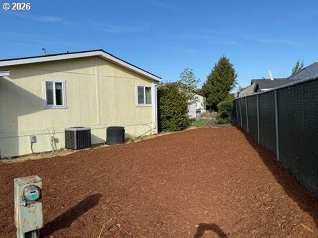 1199 N TERRY St 139, Eugene, OR 97402