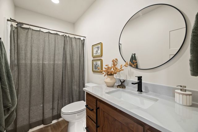 307 Emmett Court, Norwalk, IA 50211