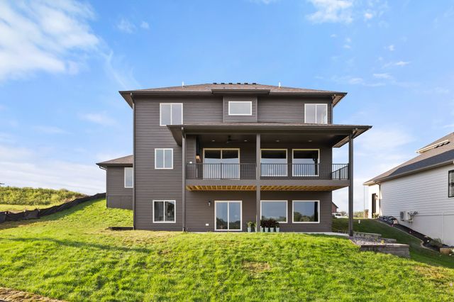 307 Emmett Court, Norwalk, IA 50211