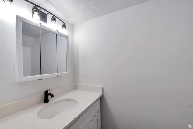 4717 S CATHAY CIR, Taylorsville, UT 84123