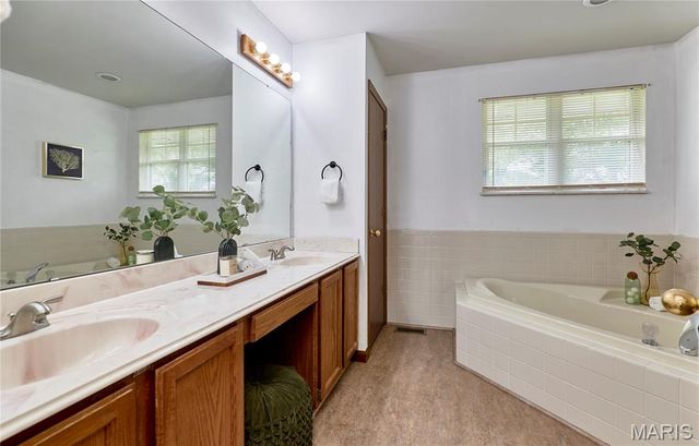 514 Deer Tracks Trail, St Peters, MO 63376