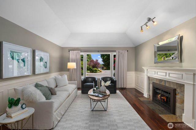 21603 NE 22nd Court, Sammamish, WA 98074