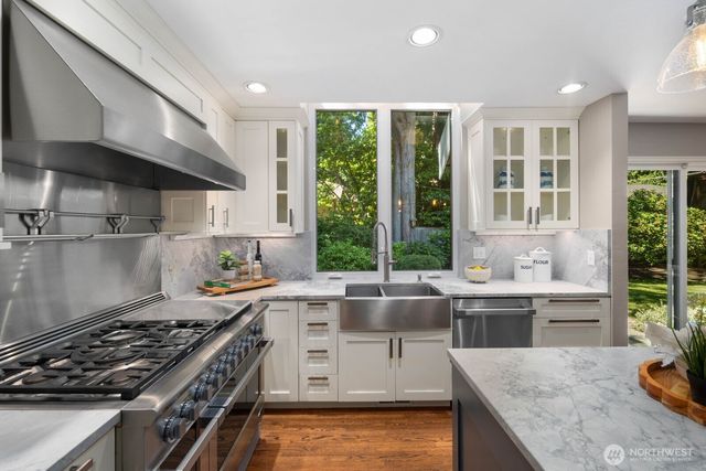 21603 NE 22nd Court, Sammamish, WA 98074