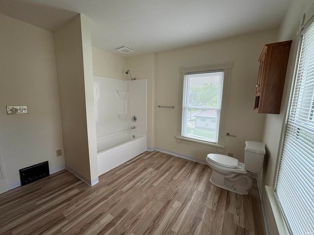 404 W Wiley Avenue, Bluffton, IN 46714