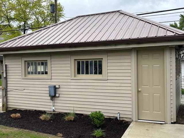404 W Wiley Avenue, Bluffton, IN 46714