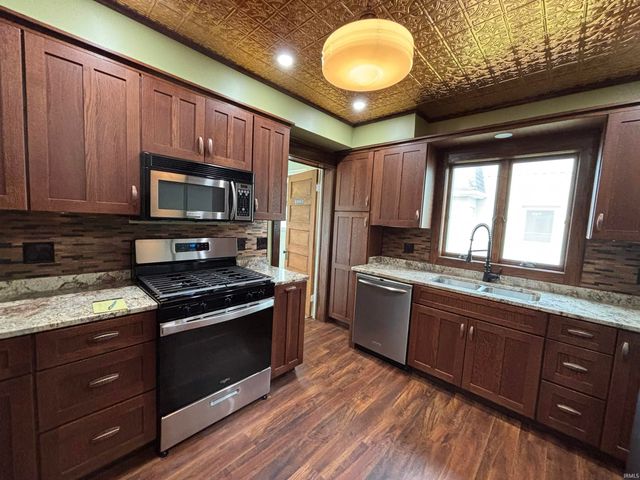 404 W Wiley Avenue, Bluffton, IN 46714