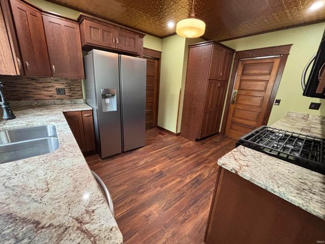 404 W Wiley Avenue, Bluffton, IN 46714