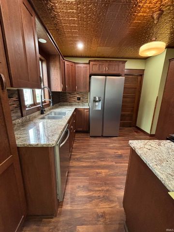 404 W Wiley Avenue, Bluffton, IN 46714
