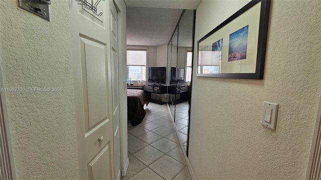 1980 S Ocean Dr 15K, Hallandale Beach, FL 33009