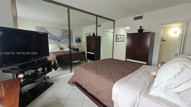 1980 S Ocean Dr 15K, Hallandale Beach, FL 33009