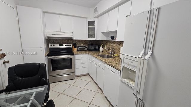 1980 S Ocean Dr 15K, Hallandale Beach, FL 33009