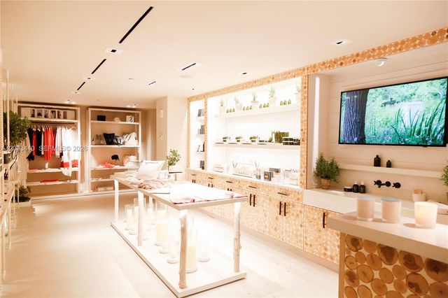 2301 Collins Ave 335, Miami Beach, FL 33139