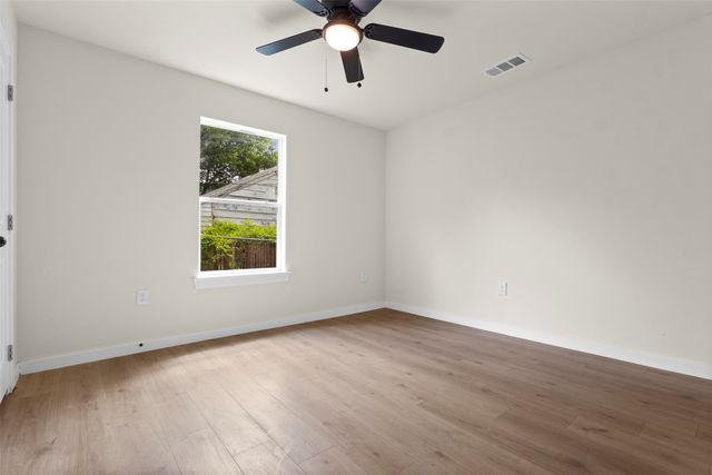 904 W Anthony Street, Fort Worth, TX 76115