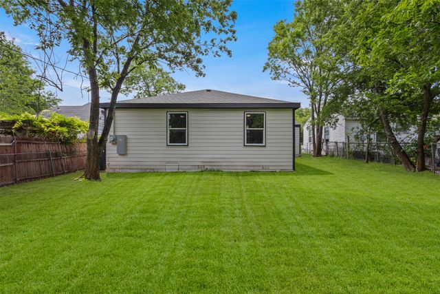 904 W Anthony Street, Fort Worth, TX 76115