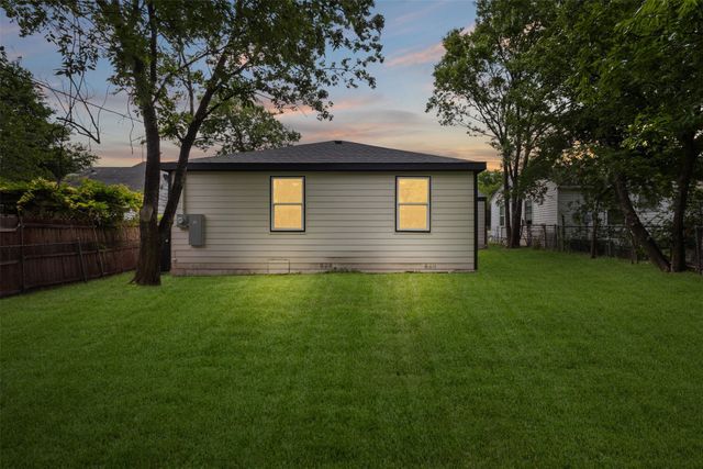 904 W Anthony Street, Fort Worth, TX 76115