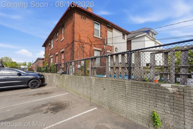 2553 Central Street, Detroit, MI 48209